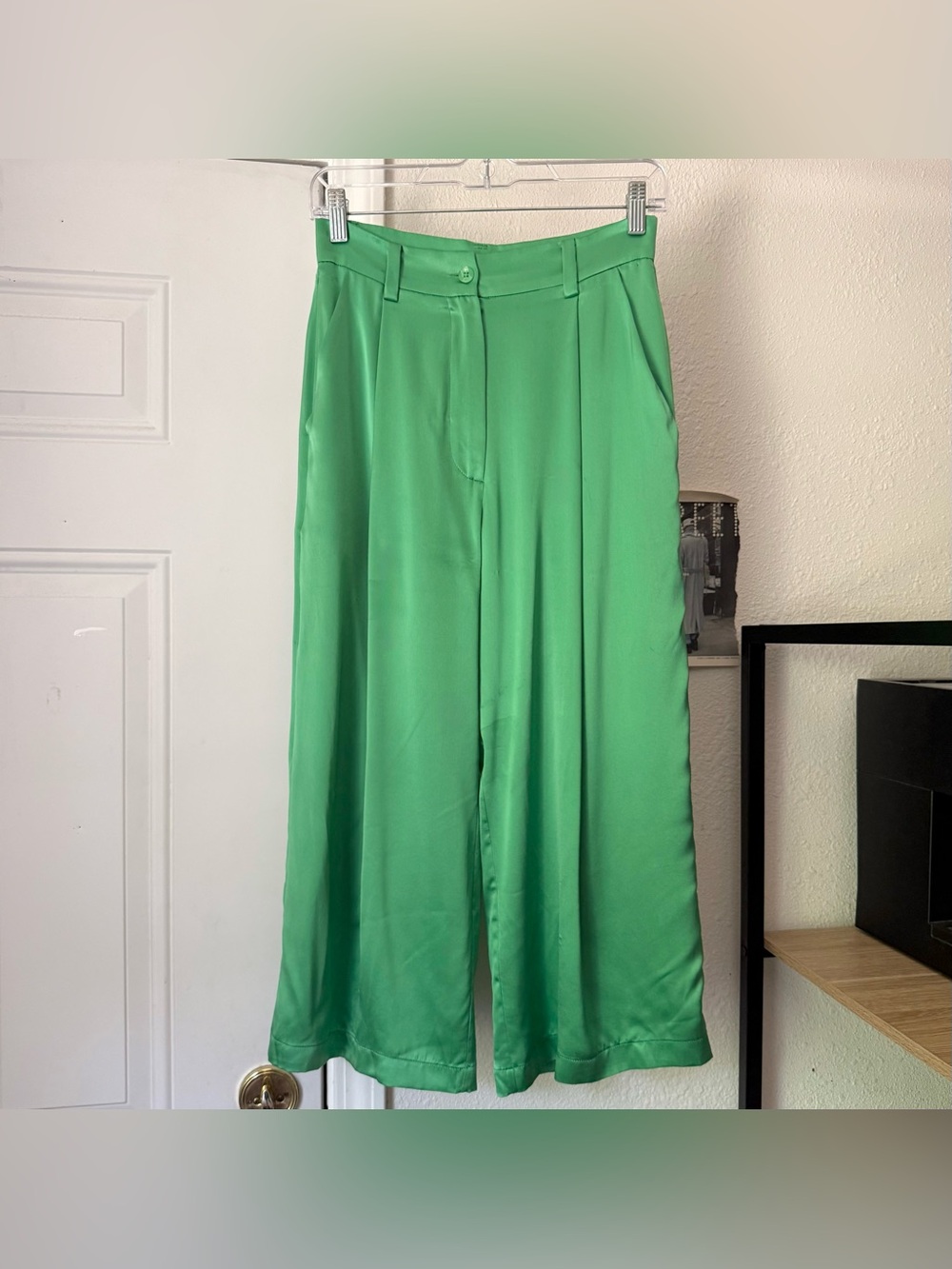 SABLYN Kelly green silk‎ satin pleated front wide straight leg cropped trousers